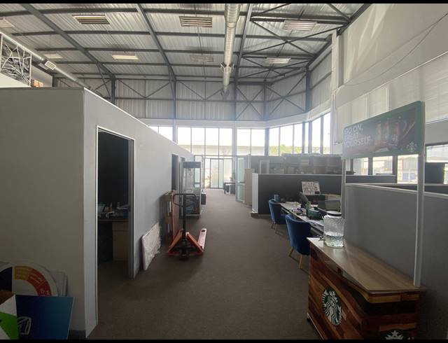 559M² WAREHOUSE TO LET IN RIVERHORSE VALLEY